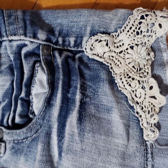 Vanilla Star Lace Denim shorts size 7 - Picture 2 of 5